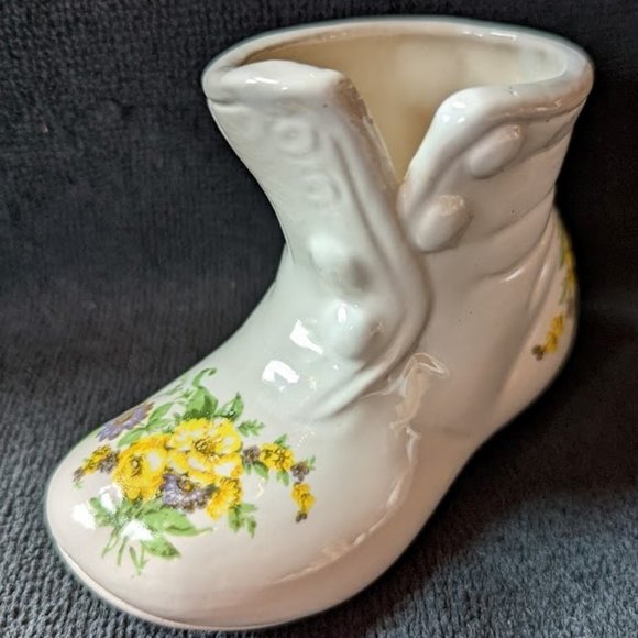 REDUCED Vintage Baby-Themed Yesteryear Boot Vase/Planter c mid-1970s - Picture 2 of 8